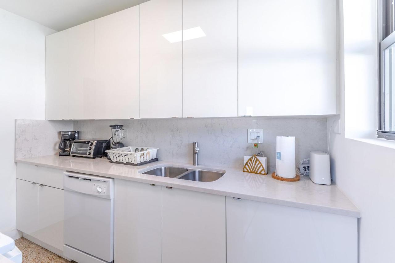 Renovated Apts With Kitchen, Fast Wifi, Smart Tv, Roku & Pool Onsite 4 Mi To Surfside Beach Leilighet North Miami Eksteriør bilde