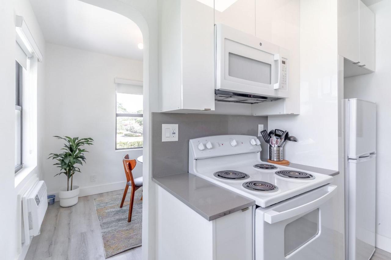 Renovated Apts With Kitchen, Fast Wifi, Smart Tv, Roku & Pool Onsite 4 Mi To Surfside Beach Leilighet North Miami Eksteriør bilde